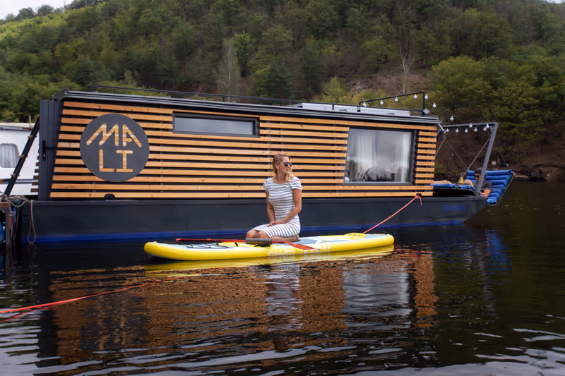 houseboat k pronájmu ubytování na Slapech