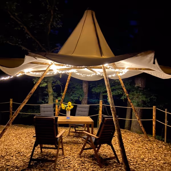 Posezení s výhledem na koně - Ubytování Křivoklátsko - Glamping Nad Meandry