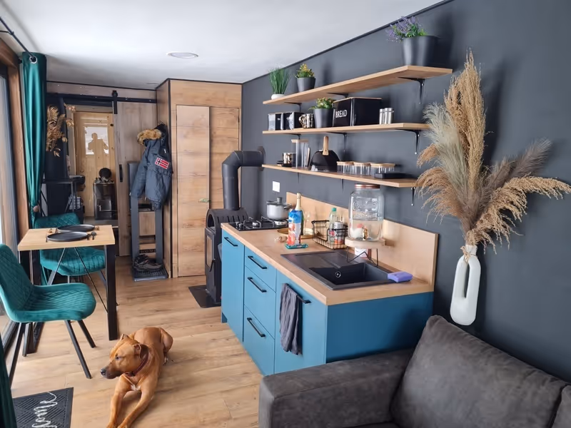 Kuchynský kút v Tiny house 