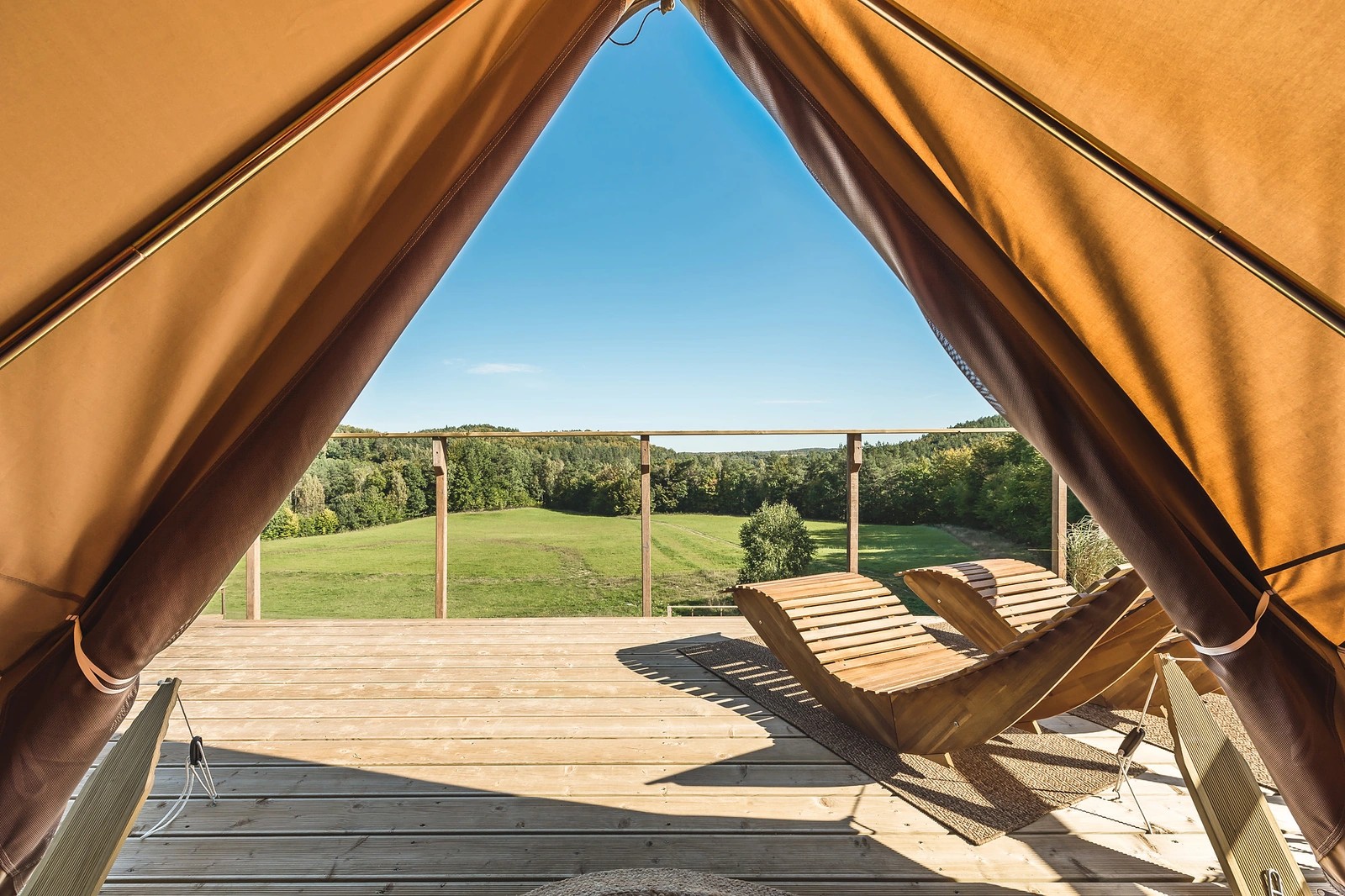 10 glampingów na wakacje, które trzeba znać